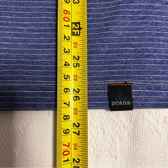 Prana Tank Top Mens Size Medium Blue/White Performance Summer Running Athleisure - Picture 7 of 7